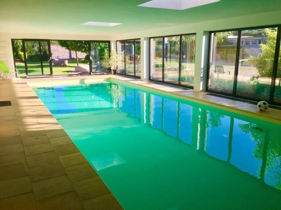 Luxury Villa Near Prague With Pool And Tennis Court Cestlice Luaran gambar